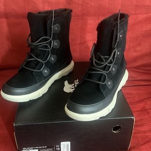 NEW! 🔥 Sorel Explorer II Joan Faux Fur Black Women’s size 10 ❄️ Lace up boots